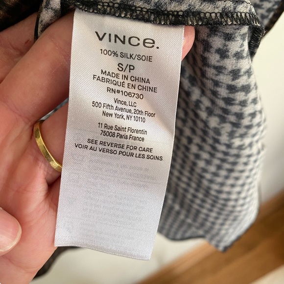 Vince • Houndstooth Silk Long Sleeve Blouse - Picture 10 of 12